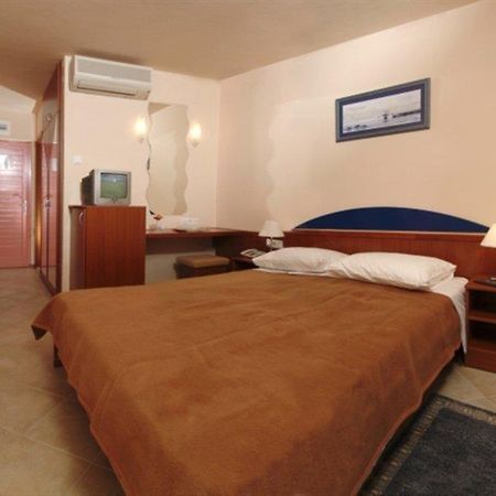 Brzet Hotel Omis Ngoại thất bức ảnh