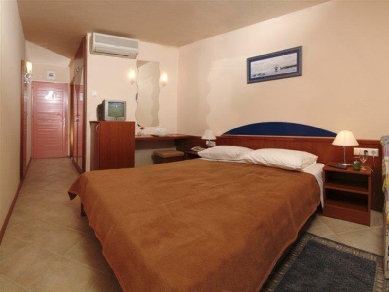 Brzet Hotel Omis Ngoại thất bức ảnh